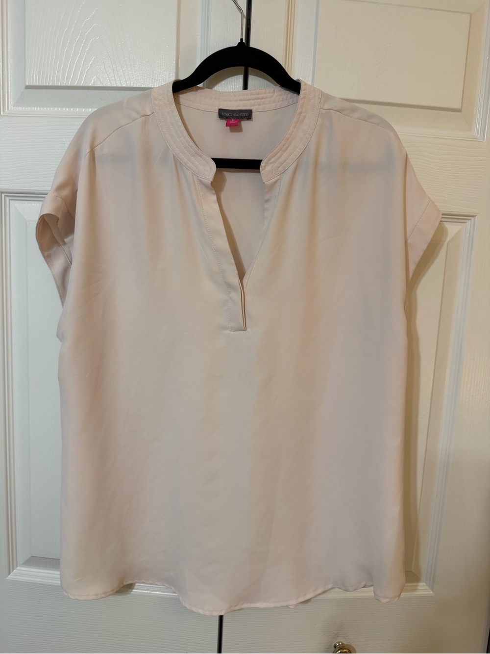 Vince Camuto Blush Cap-Sleeve Split-V Blouse